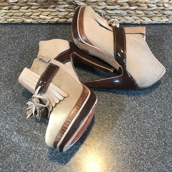 Cole Haan Nike Air "Kiltie" Tan Leather Heeled Booties - Picture 11 of 13